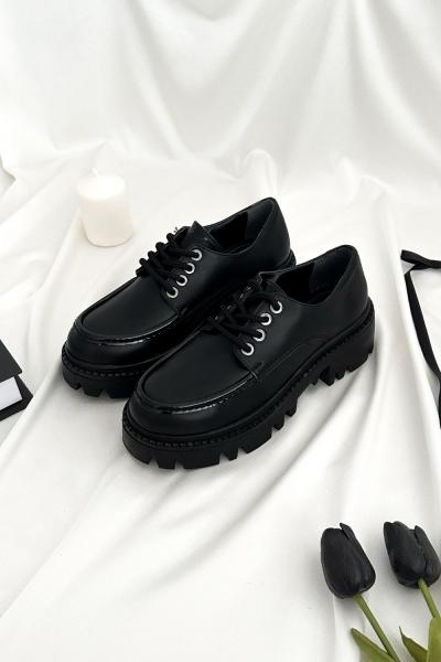 MOCE Rugan Detaylı Bağcıklı Kalın Taban Loafer Siyah